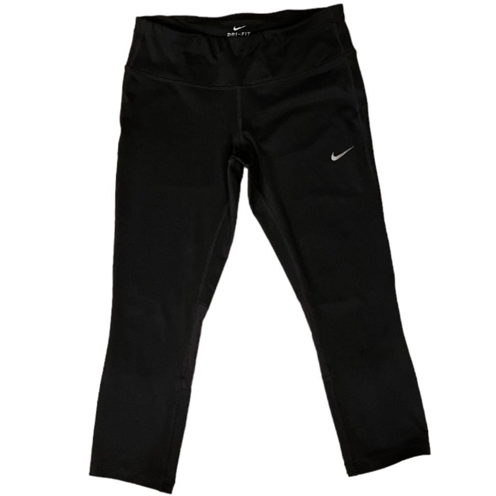 NIKE DRI-FIT • Crop Leggings